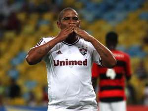 Walter deixa o Fluminense e assina com o Atlético-PR por um ano