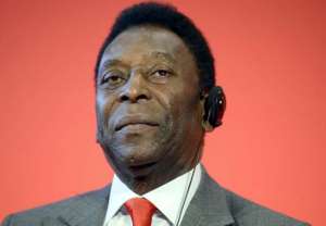 Para Pelé, Valdivia é perigo para seleção na Copa América: 'Está em grande forma'