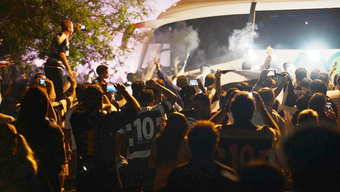 Torcida fez festa na recepção dos jogadores do XV