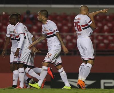 Primeiro jogo sem Murici Ramalho, o São Paulo rebaixou a Portuguesa com um 3 a 0