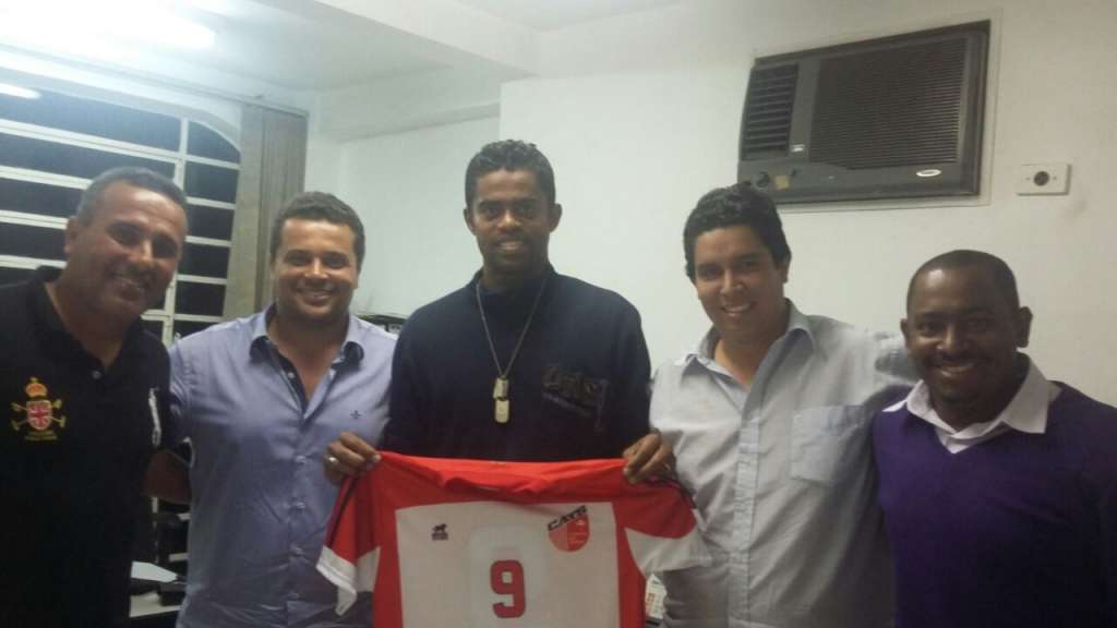 Fabrício Carvalho foi apresentado nesta quinta-feira