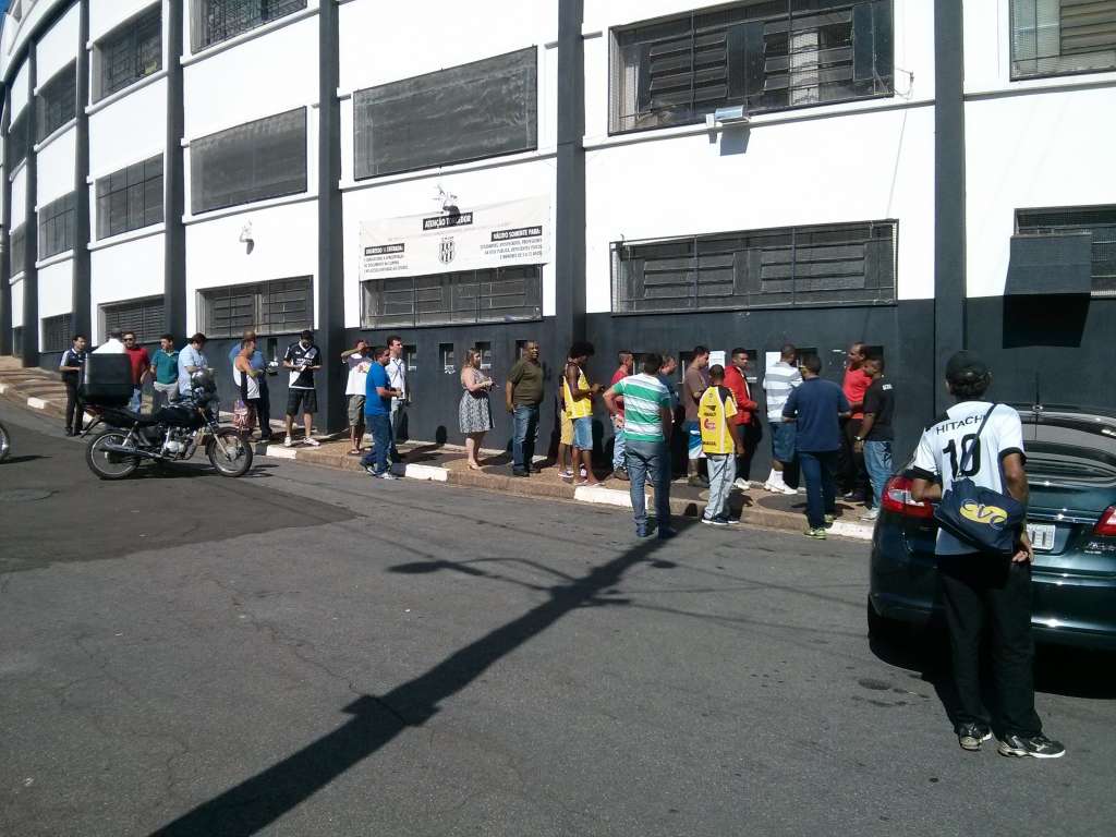 Apesar da mudança da data e da falta de ônibus, a movimentação foi boa na torcida da Ponte Preta, nesta quinta-feira