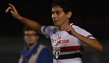Ganso jogou mais livre e participou dos três gols do São Paulo sobre o Red Bull
