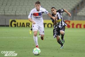 Ponte Preta fica a detalhes de anunciar a contratação de Marcos Serrato, do Paraná