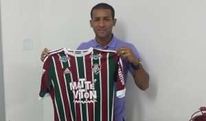 Pierre assina contrato e se torna 1º reforço do Fluminense para o Brasileirão