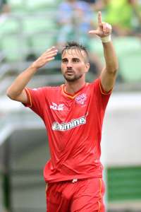 Destaque do Paulistão, Rafael Longuine é anunciado como reforço do Santos