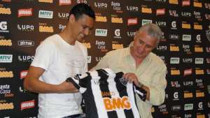 De olho no Brasileirão, Avaí sonda zagueiro Emerson