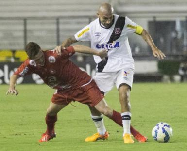 Guiñazu não quis ser poupado e correu como louco contra o modesto e surpreendente Rio Branco-AC