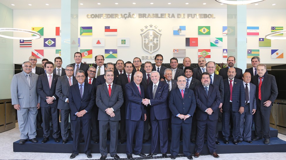 Del Nero e Marin se cumprimentam na posse da CBF: Foto com todos presidentes de federações - Ricardo Stuckert / CBF
