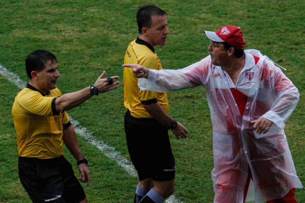 Lelo não deu certo na Itapirense e agora tenta classificar o Primavera