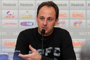 Rogério Ceni vê São Paulo mais confiante para decisões