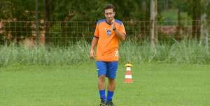 Meia Guaru volta ao mercado e busca clube na Série B do Brasileirão