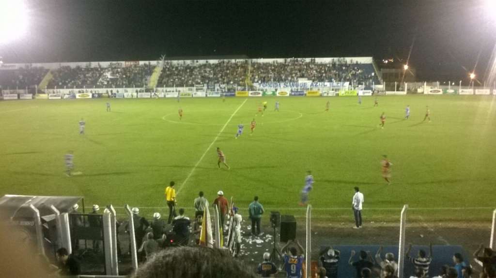 Fernandópolis recebeu um bom público, mas perdeu na estreia