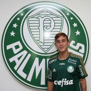 No dia do dérbi, Palmeiras anuncia contratação de Arancibia, meia chileno pretendido pelo Corinthians