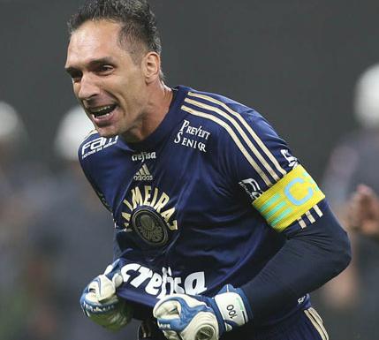 Fernando Prass, aos 36 anos, defendeu dois pênaltis e virou heroi do Palmeiras. Foto: Cesar Greco - Palmeiras