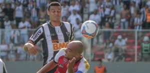 Avaí repatria zagueiro Emerson, que estava no Atlético-MG