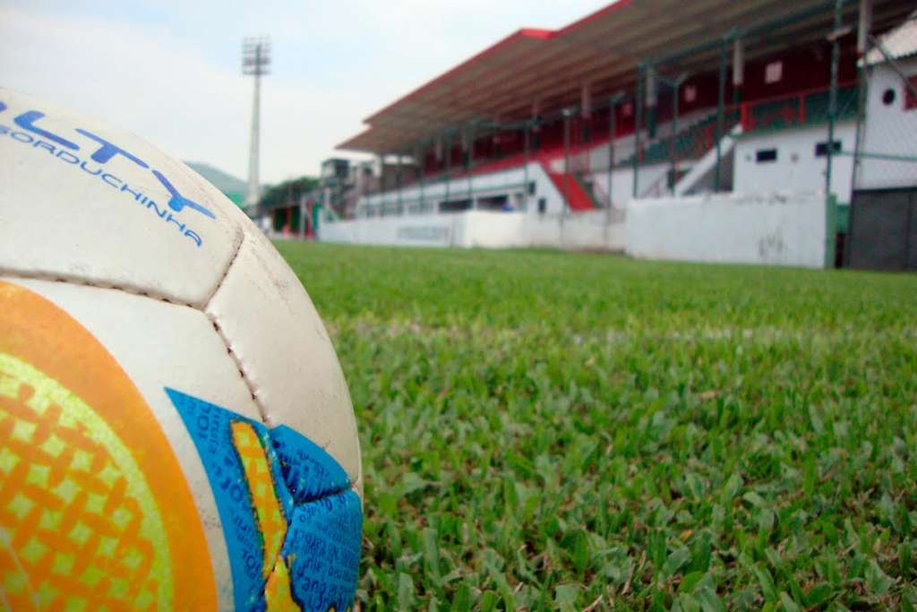 Gramado e os bancos de reservas da Briosa e do visitante também foram reformados - Douglas Teixeira 