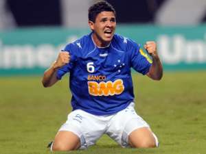 Série B: Vitória contrata Diego Renan, lateral polivalente do Cruzeiro