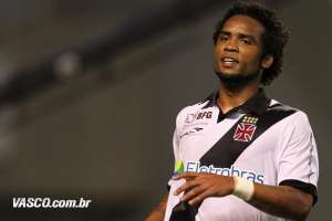 Desejado pelo Vasco, Carlos Alberto fica perto do Figueirense