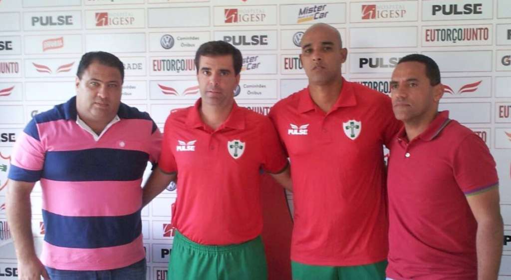 Junior Lopes foi apresentado nesta sexta-feira na Lusa