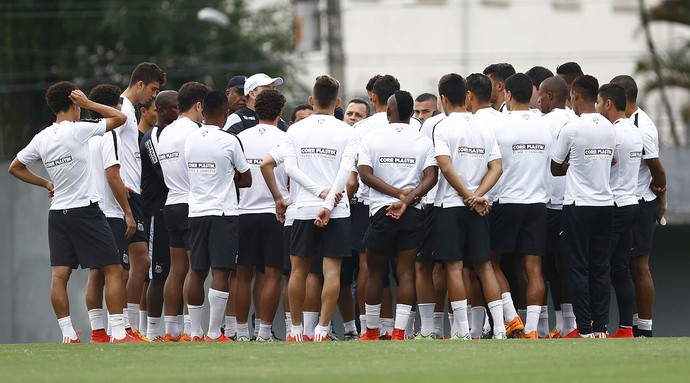 Com muitas dúvidas, o técnico Marcelo Fernandes comandou treino na manhã deste sábado no CT Rei Pelé