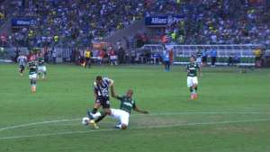 ATUAÇÕES: Palmeiras se destaca na zaga e Leandro Pereira salva Dudu; Santos foi bem