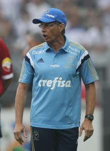 Paulistão: Oswaldo de Oliveira vê resultado como ótimo e 'escala' Valdivia para domingo