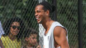 Começou o leilão! Após interesse do Vasco, Ronaldinho Gaúcho é oferecido ao Cruzeiro