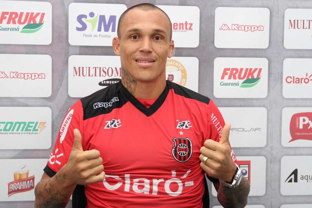 Leandrão é o novo reforço do Brasil