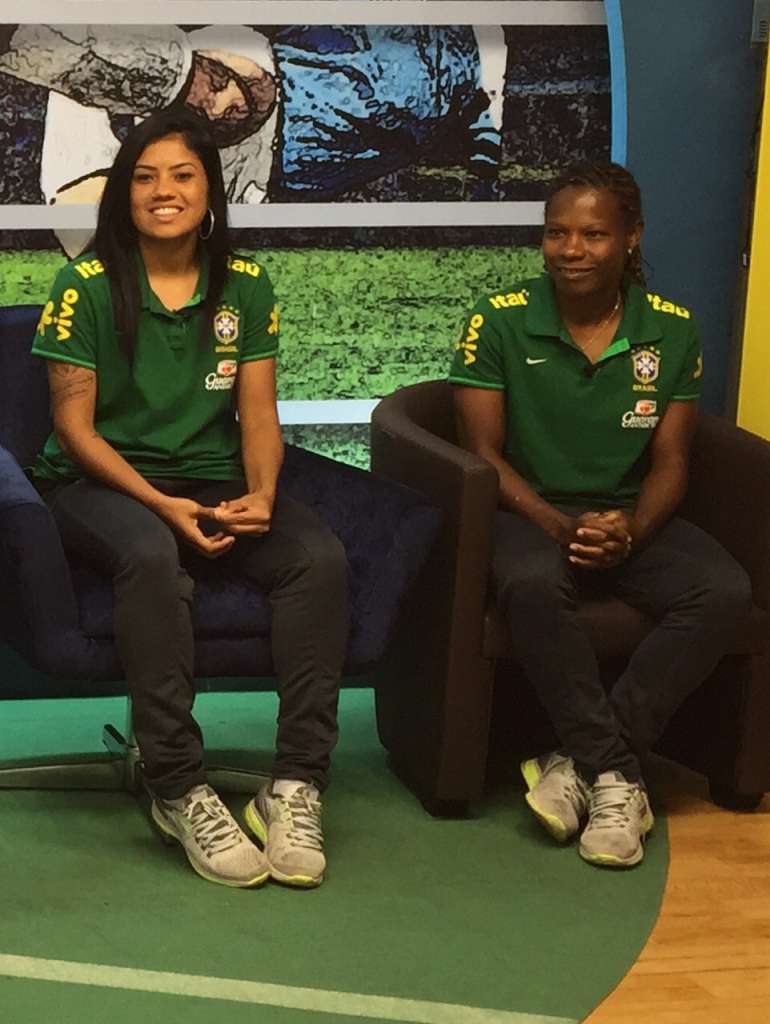 Maurine e Formiga representaram as jogadoras da Seleção Brasileira feminina