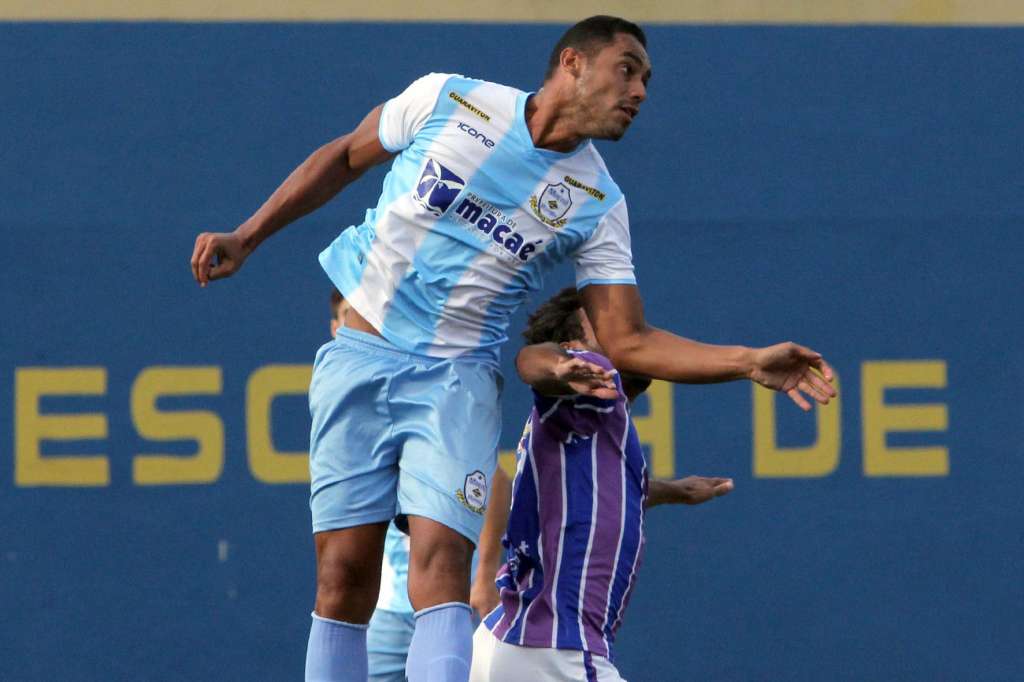 Leandro Cardoso deixa o Macaé para buscar novo clube