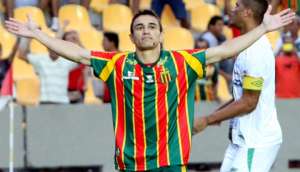 Pimentinha reage a assalto, atira em bandidos e livra Robert, ex-Palmeiras, de roubo