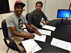 Revelação, Yago renova o contrato com o Corinthians