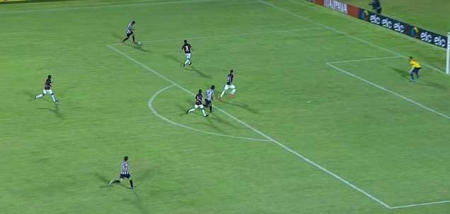 Tupi surpreende e derrota o Atlético-PR