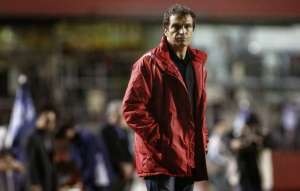 Milton Cruz ganha apoio dos jogadores e cresce no São Paulo