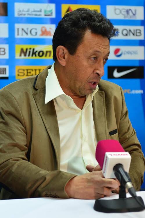 Técnico Lorival Santos tem notícias boas e ruins para a partida em Goiânia