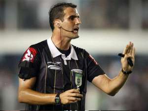 Guilherme Ceretta apitará Santos x Palmeiras após arbitragem polêmica no 1º jogo