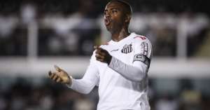 Com Robinho, Santos treina completo para partida decisiva na Vila Belmiro