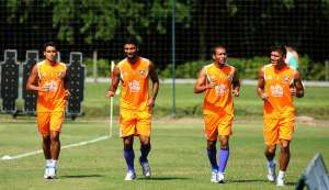 Recuperado de dores musculares, Wagner volta aos treinamentos no Fluminense