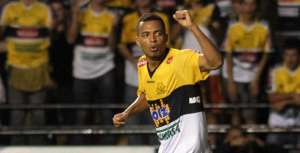 Figueirense contrata João Vitor, ex-meia de Criciúma e Palmeiras