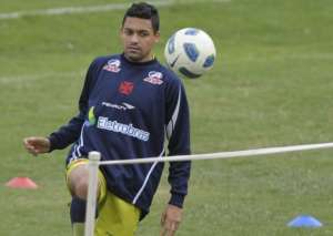 Um dia após ser campeão, Vasco deve confirmar Júlio César, Diguinho e Éder Luis