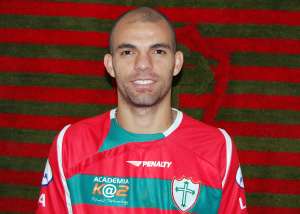 Série C: Em reformulação, Guarani busca Gladstone, Rafael Santos e mais dois