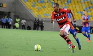 Grêmio tenta a contratação de Alecsandro, artilheiro do Flamengo