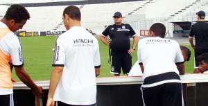 Guto Ferreira quer ver Ponte aprendendo com erros contra Orlando City