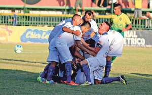 Série C: Sem jogar desde janeiro, Águia contrata Negretti e Saldanha e segue reformulando elenco