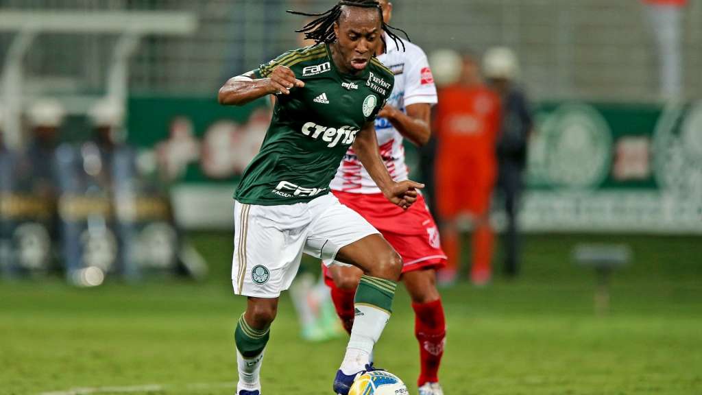 Arouca não treina e deverá ser desfalque do Palmeiras na estreia do Brasileirão