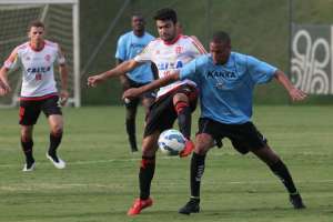 Reservas vacilam e Flamengo empate jogo-treino com Bragantino em Atibaia