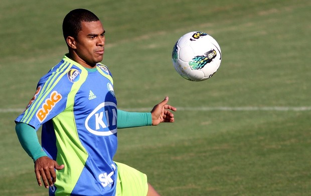 Mazinho retorna do Palmeiras para o Oeste