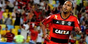 Resfriado, Alecsandro é poupado em treino do Flamengo em Atibaia