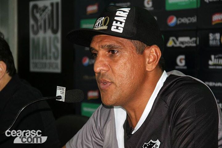 Silas tem desfalques na estreia